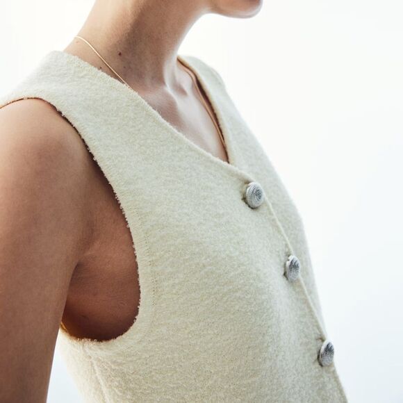 H&M Wool-Blend Knit Vest Cream - Picture 5 of 9